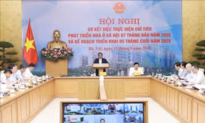Thủ tướng chủ trì Hội nghị trực tuyến toàn quốc về phát triển nhà ở xã hội