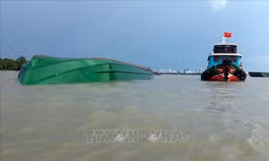 Lật thuyền trên sông Đồng Nai khiến một phụ nữ đang mang thai tử vong