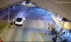 Bắt đối tượng tăng ga, đâm ngã một chiến sỹ cảnh sát tại chốt kiểm dịch