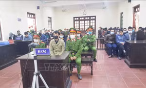 Hoãn phiên tòa xét xử vụ thanh tra Bộ Xây dựng 'vòi tiền' tại Vĩnh Phúc 