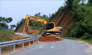 Khắc phục sự cố sụt lún trên tuyến đường mới hơn 800 tỷ đồng
