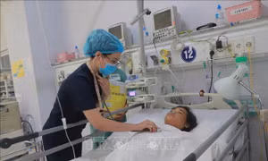Cứu sống sản phụ sốc mất máu, sót bánh nhau do sinh con tại nhà