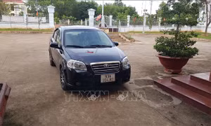 Nam sinh viên cạy cửa ô tô, trộm tài sản ngay trong trường học