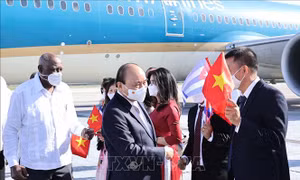 Chủ tịch nước tới La Habana, bắt đầu thăm hữu nghị chính thức Cuba