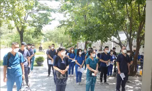 50 y, bác sĩ Bệnh viện C Đà Nẵng lên đường hỗ trợ TP Hồ Chí Minh chống dịch 