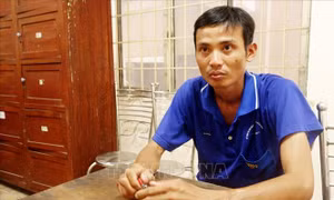 Lợi dụng sơ hở của chị em để thực hiện trót lọt 14 vụ cướp túi xách 