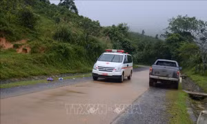 Sạt lở đất ở Quảng Trị: Bắt đầu đưa thi thể các cán bộ, chiến sỹ ra ngoài