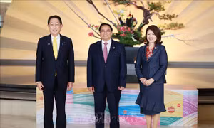 Lễ đón Thủ tướng Phạm Minh Chính tham dự Hội nghị thượng đỉnh G7 mở rộng