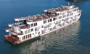 Đầu bếp tàu Ambassador Cruise ở Hạ Long có kết quả âm tính với virus SARS-CoV-2 lần 1