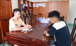 Xử lý nghiêm học sinh đi xe máy 'bốc đầu' khoe lên mạng xã hội