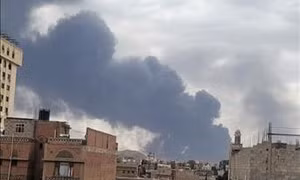 Israel tấn công sân bay quốc tế ở thủ đô của Yemen