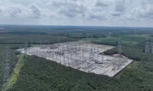 Đóng điện nhánh rẽ đường dây 220kV đấu nối từ Trạm biến áp 500kV Chơn Thành