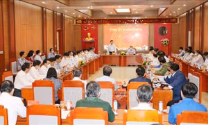 Đồng chí Võ Văn Thưởng làm việc với Ban Thường vụ Tỉnh ủy Khánh Hòa