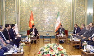 Chủ tịch Quốc hội Vương Đình Huệ tiếp Tỉnh trưởng Isfahan Reza Mortazavi
