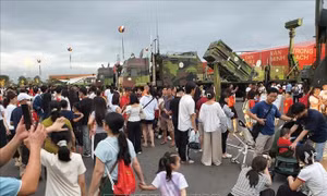 Triển lãm thành tựu đất nước mỗi ngày đón hàng trăm nghìn lượt khách tham quan