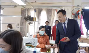 Công nhân lao động Thủ đô phấn khởi trở lại làm việc sau Tết 