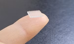 Mỹ: Phát triển máy in 3D di động để tạo miếng dán vaccine ngừa COVID-19 
