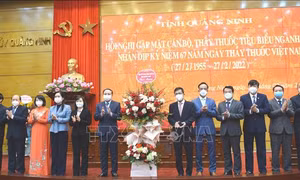  Quảng Ninh tổ chức gặp mặt cán bộ, thầy thuốc tiêu biểu ngành Y tế 