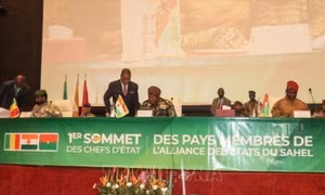 ECOWAS cảnh báo nguy cơ tan rã