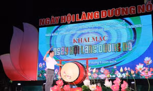 Khai hội 'Dương Nỗ - Hành trình Tháng Năm'