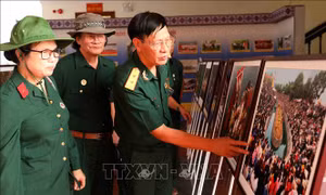 Trưng bày 137 tác phẩm nhiếp ảnh về mảnh đất, con người miền núi phía Bắc