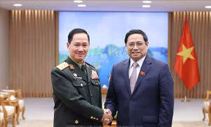 Thủ tướng Phạm Minh Chính tiếp Tổng Tham mưu trưởng Quân đội nhân dân Lào