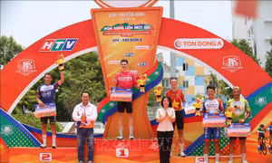 Áo xanh Marchuk Dzianis thắng chặng áp chót cuộc đua xe đạp HTV Cup 2026