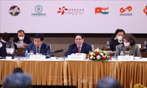 Thủ tướng: Chính phủ và doanh nghiệp 'đồng cam cộng khổ' cùng vượt khó khăn