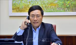 Phó Thủ tướng, Bộ trưởng Ngoại giao Phạm Bình Minh điện đàm với Bộ trưởng Ngoại giao Nhật Bản