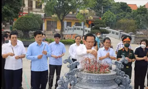 Hưng Yên: Dâng hương tưởng niệm 24 năm ngày mất của Tổng Bí thư Nguyễn Văn Linh