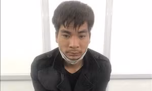 Khởi tố đối tượng nhiều lần trộm thanh thép trên cột điện cao thế