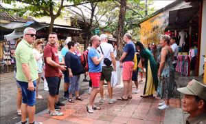 Lượng khách du lịch đến Hội An đang có dấu hiệu khởi sắc trở lại