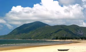 Nhiều dự án bị bỏ hoang tại khu du lịch biển Xuân Thành