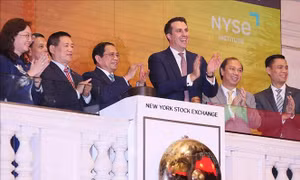 Thủ tướng Phạm Minh Chính rung chuông khai mạc phiên giao dịch Sàn Chứng khoán New York