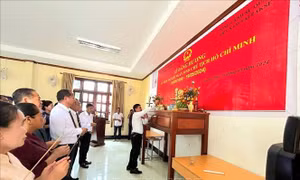 Người Việt tại 4 tỉnh Nam Lào tổ chức kỷ niệm 134 năm Ngày sinh Chủ tịch Hồ Chí Minh