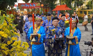 Rộn ràng các lễ hội Xuân trên cả nước 