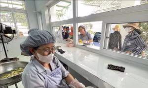 Bếp ăn từ thiện 'Hiểu và Thương'