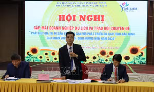 Thúc đẩy phát triển du lịch gắn với phát huy di sản văn hóa