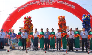 Khánh thành Nhà máy điện mặt trời Hậu Giang