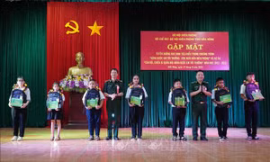 Trên 200 học sinh vùng biên tỉnh Đắk Nông được chăm lo, hỗ trợ