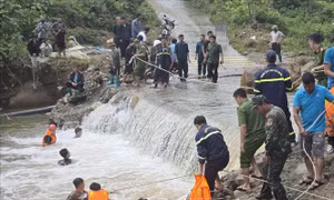 Tìm thấy nạn nhân bị cuốn trôi khi đi qua đập tràn