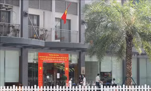 Hà Nội: Phong tỏa một tòa nhà do phát hiện 1 ca dương tính với SARS-CoV-2 là chuyên gia Ấn Độ 