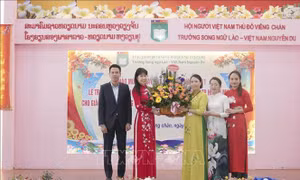  Trường Song ngữ Lào - Việt Nam Nguyễn Du tri ân các thầy cô giáo