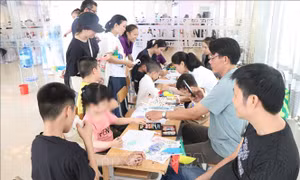 Tạo sân chơi cho trẻ khuyết tật hòa đồng với xã hội