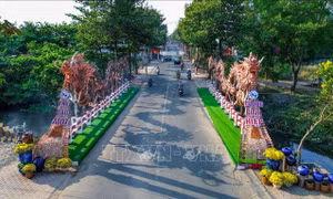Hai linh vật Rồng lắp ghép từ lu, hũ gốm nung thủ công được xác lập kỷ lục Việt Nam