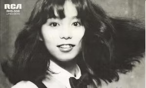 Mariya Takeuchi - ca sĩ nhiều tuổi nhất đứng đầu bảng xếp hạng đĩa đơn của Nhật Bản