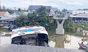 Tiền Giang: Khởi tố lái xe làm sập cầu dân sinh