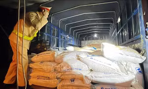 Liên tiếp phát hiện các vụ vận chuyển hàng hóa nhập lậu