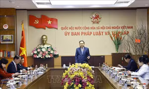 Chủ tịch Quốc hội Trần Thanh Mẫn làm việc với các cơ quan của Quốc hội