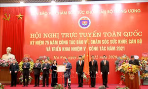 Ban Bảo vệ, chăm sóc sức khỏe cán bộ Trung ương đón nhận Huân chương Độc lập hạng Nhì 